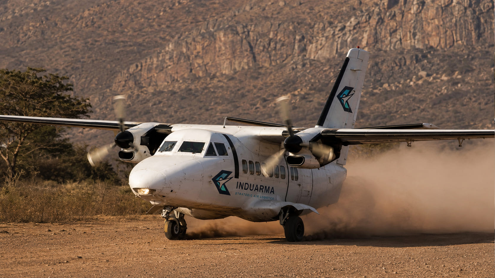 Avión regional LET L-410 Turbolet